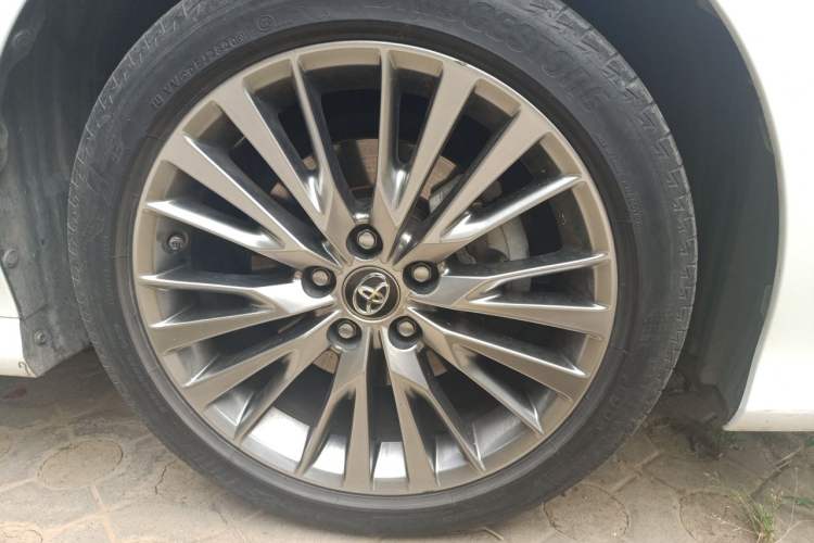Used Toyota Camry 2019 Revised Version Dual-Engine 2.5 HG Luxury Edition Right Front Wheel Hub