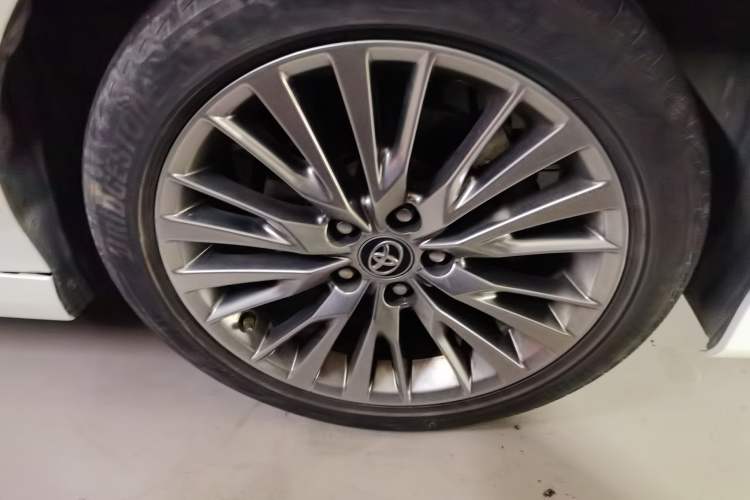 Used Toyota Camry 2019 Dual-Engine 2.5 HG Luxury Edition China VI Standard Right Front Wheel Hub