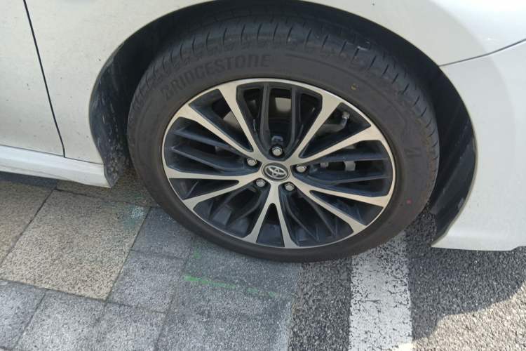 Used Toyota Camry 2019 2.5S FENGSHANG Version China V Standard Right Front Wheel Hub
