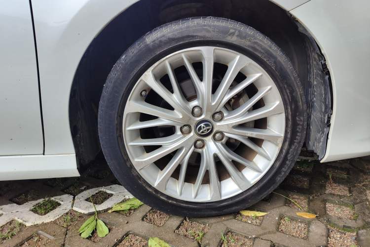 Used Toyota Camry 2019 Revised Version 2.5G Luxury Edition Right Front Wheel Hub