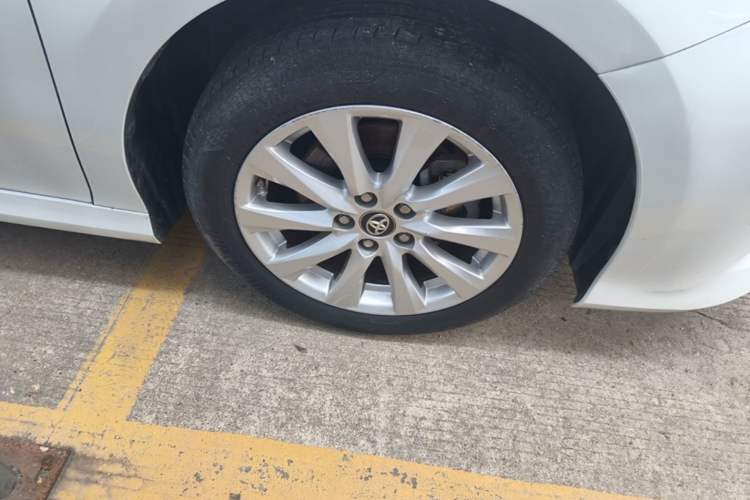 Used Toyota Camry 2019 Revised Version 2.0G Luxury Edition Right Front Wheel Hub