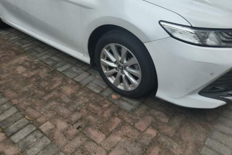 Used Toyota Camry 2019 Revised Version 2.0G Luxury Edition Right Front Wheel Hub