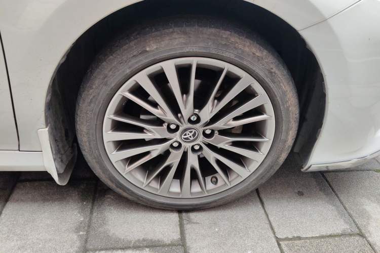 Used Toyota Camry 2019 Revised Version Dual-Engine 2.5 HG Luxury Edition Right Front Wheel Hub
