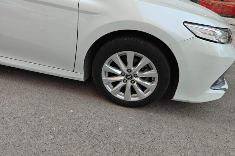 Used Toyota Camry 2019 Revised Version 2.0G Luxury Edition Right Front Wheel Hub