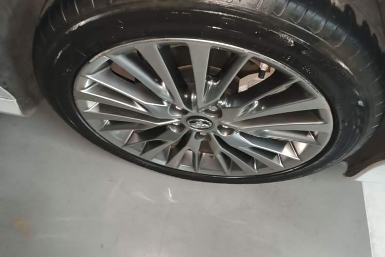 Used Toyota Camry 2019 Dual-Engine 2.5 HG Luxury Edition China VI Standard Right Front Wheel Hub