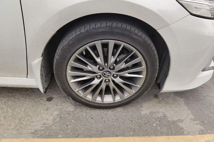 Used Toyota Camry 2019 Dual-Engine 2.5 HG Luxury Edition China VI Standard Right Front Wheel Hub