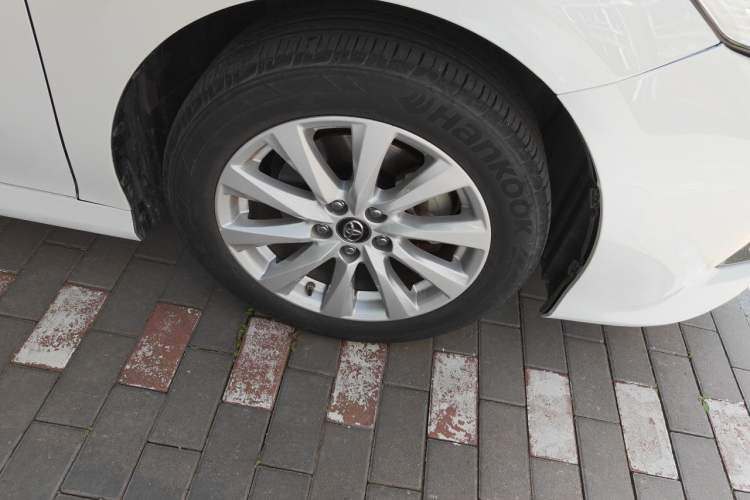 Used Toyota Camry 2019 Revised Version 2.0G Luxury Edition Right Front Wheel Hub