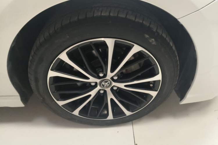 Used Toyota Camry 2019 2.5S FENGSHANG Version China VI Standard Right Front Wheel Hub