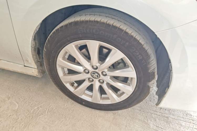 Used Toyota Camry 2019 Revised Version 2.0G Luxury Edition Right Front Wheel Hub