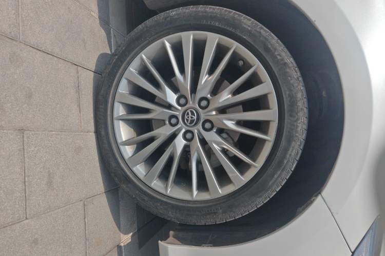 Used Toyota Camry 2019 Revised Version Dual-Engine 2.5 HG Luxury Edition Right Front Wheel Hub
