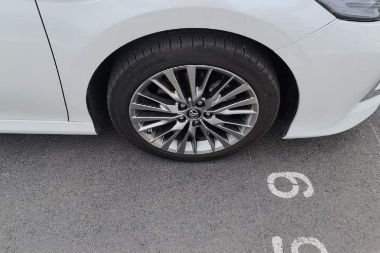 Used Toyota Camry 2019 Revised Version Dual-Engine 2.5 HG Luxury Edition Right Front Wheel Hub
