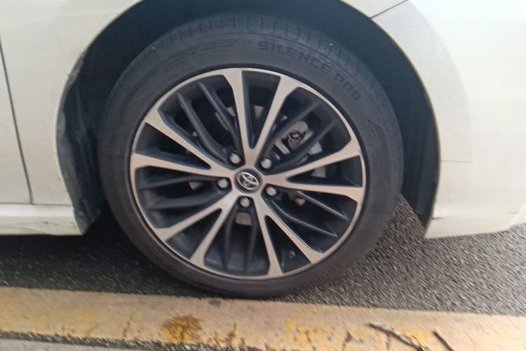 Used Toyota Camry 2019 Revised Version Dual-Engine 2.5 HS Fēngshàng Edition Right Front Wheel Hub