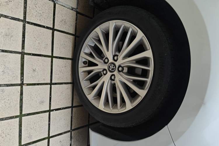Used Toyota Camry 2019 Revised Version 2.5G Luxury Edition Right Front Wheel Hub