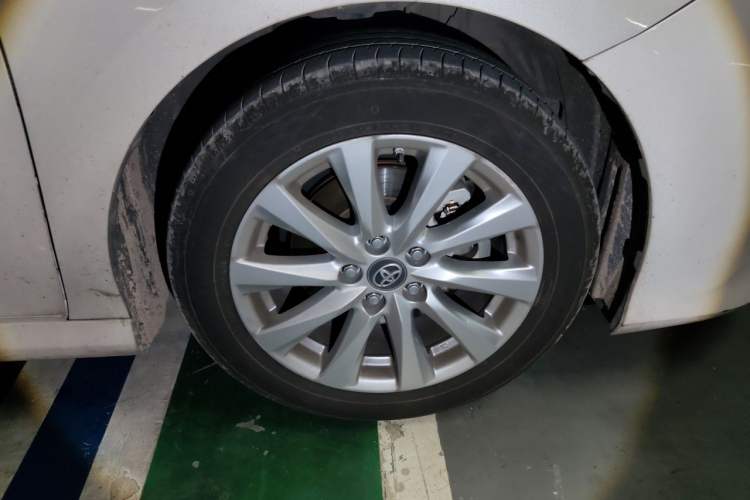 Used Toyota Camry 2019 Revised Version 2.0G Luxury Edition Right Front Wheel Hub
