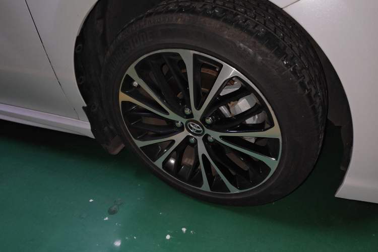 Used Toyota Camry 2019 2.0S FENGSHANG Version China VI Standard Right Front Wheel Hub