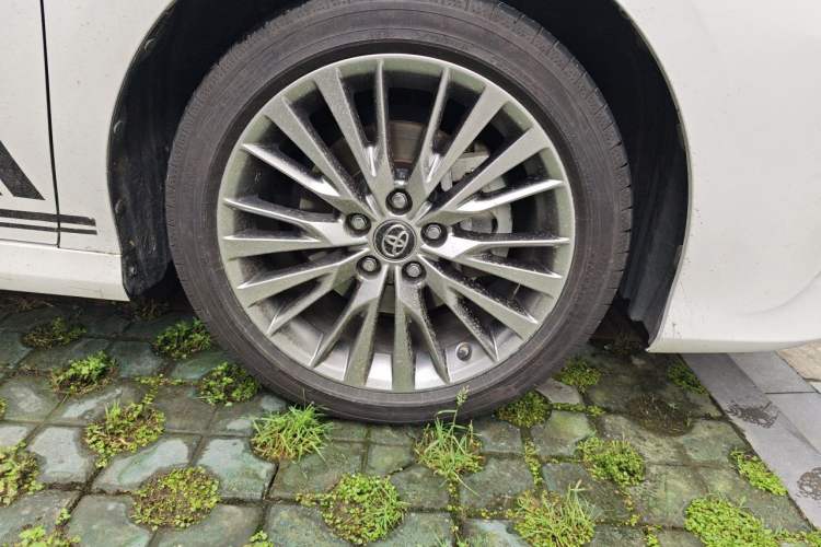 Used Toyota Camry 2019 Revised Version Dual-Engine 2.5 HG Luxury Edition Right Front Wheel Hub