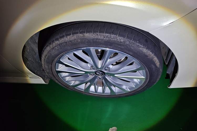 Used Toyota Camry 2019 Revised Version 2.5G Luxury Edition Right Front Wheel Hub