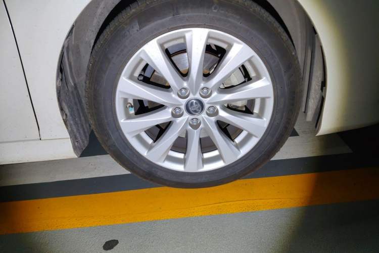Used Toyota Camry 2019 2.0G Luxury Edition China VI Standard Right Front Wheel Hub