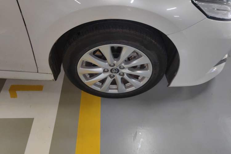 Used Toyota Camry 2019 2.0G Luxury Edition China VI Standard Right Front Wheel Hub