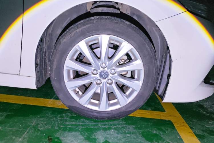 Used Toyota Camry 2019 Revised Version 2.0G Luxury Edition Right Front Wheel Hub