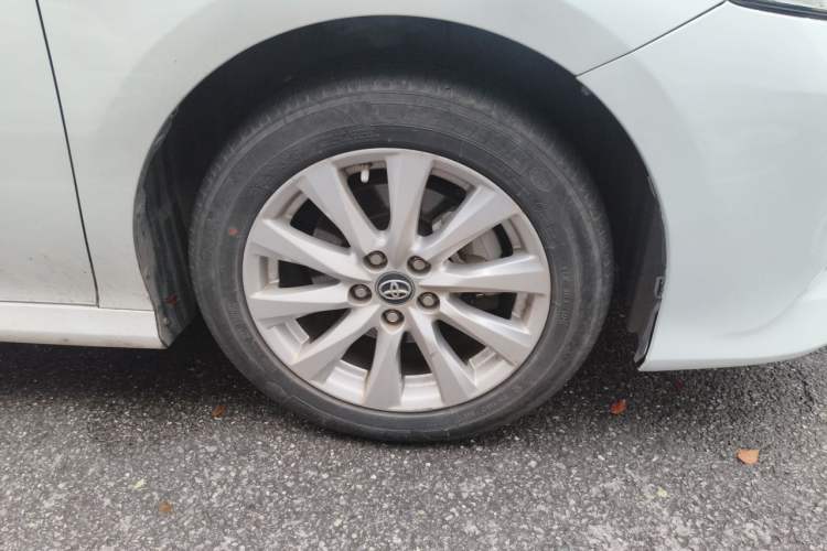 Used Toyota Camry 2019 Revised Version 2.0G Luxury Edition Right Front Wheel Hub