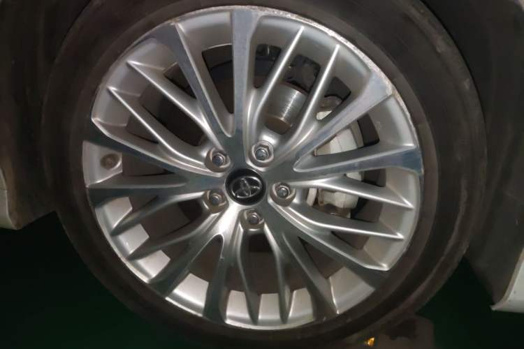 Used Toyota Camry 2019 Revised Version 2.5G Luxury Edition Right Front Wheel Hub