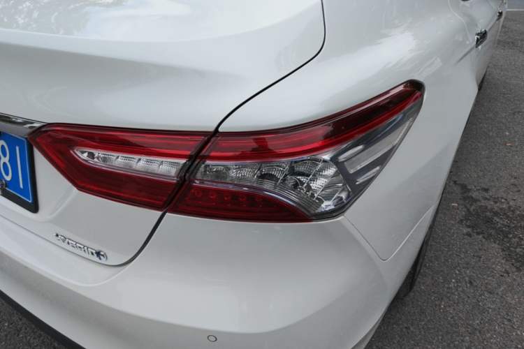 Used Toyota Camry 2019 Dual-Engine 2.5 HG Luxury Edition China VI Standard Right Rear Taillight