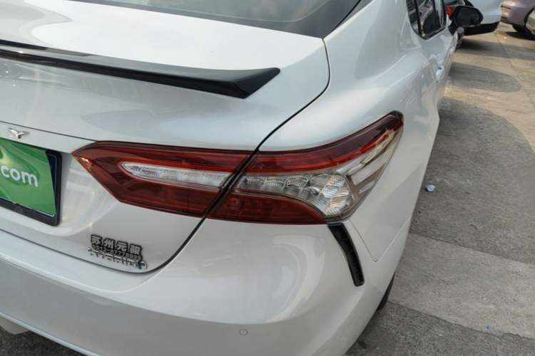 Used Toyota Camry 2019 Dual-Engine 2.5HS FENGSHANG Edition China VI Standard Right Rear Taillight