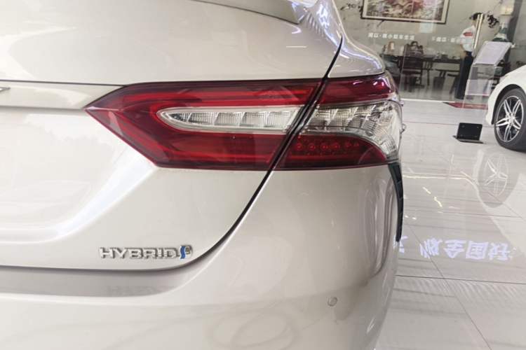 Used Toyota Camry 2019 Dual-Engine 2.5HS FENGSHANG Edition China VI Standard Right Rear Taillight
