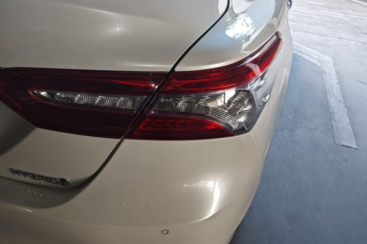 Used Toyota Camry 2019 Dual-Engine 2.5 HG Luxury Edition China VI Standard Right Rear Taillight