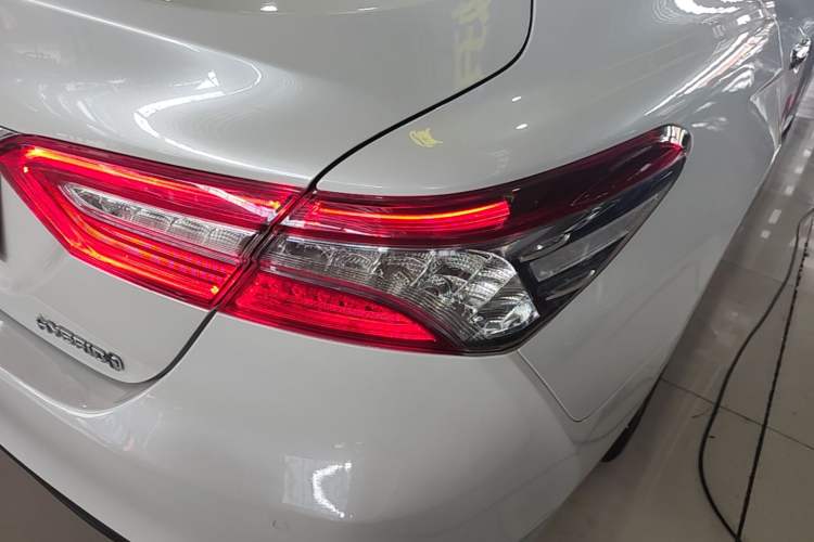 Used Toyota Camry 2019 Dual-Engine 2.5 HG Luxury Edition China VI Standard Right Rear Taillight