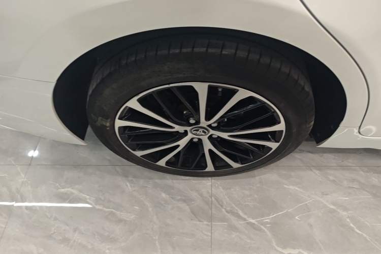 Used Toyota Camry 2019 Revised Version 2.5S Fēngshàng Edition Right Rear Wheel Hub