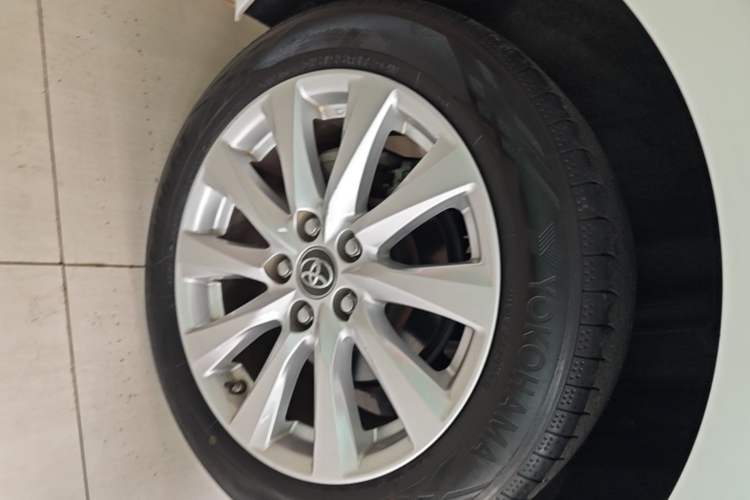 Used Toyota Camry 2019 Revised Version 2.0G Luxury Edition Right Rear Wheel Hub
