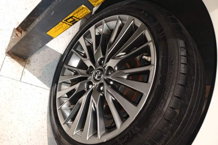 Used Toyota Camry 2019 Dual-Engine 2.5 HG Luxury Edition China VI Standard Right Rear Wheel Hub