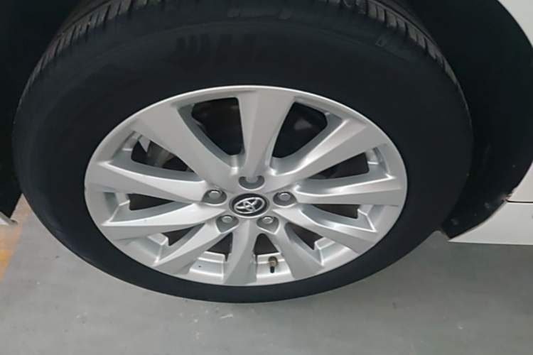 Used Toyota Camry 2019 Revised Version 2.0G Luxury Edition Right Rear Wheel Hub