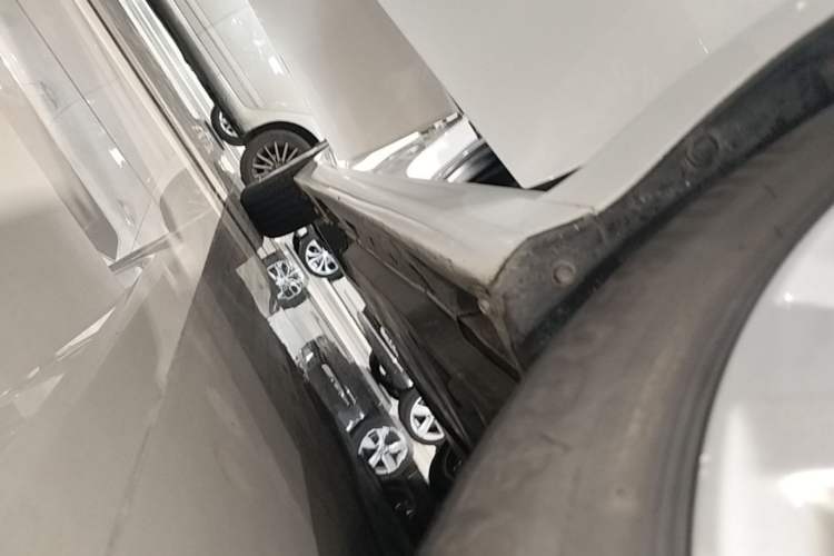 Used Toyota Camry 2019 2.0G Luxury Edition China VI Standard Right Side Sill
