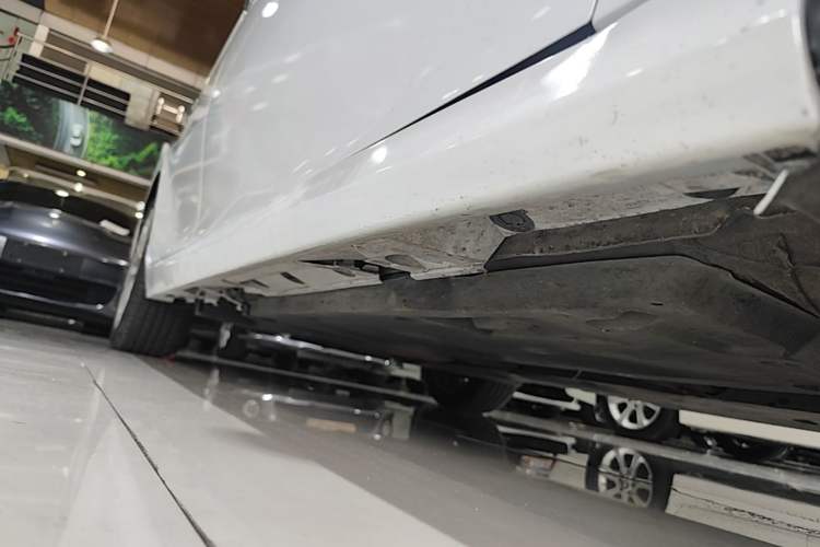 Used Toyota Camry 2019 2.5G Luxury Edition China VI Standard Right Side Sill