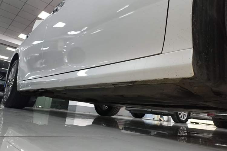 Used Toyota Camry 2019 Revised Version Dual-Engine 2.5 HG Luxury Edition Right Side Sill