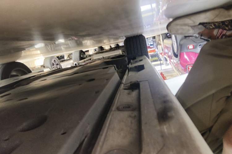 Used Toyota Camry 2019 2.0G Luxury Edition China VI Standard Right Side Sill