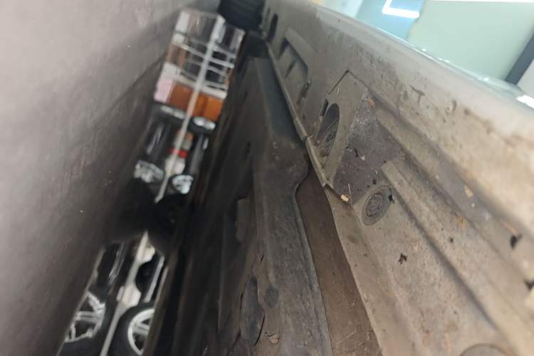 Used Toyota Camry 2019 Revised Version 2.5S Fēngshàng Edition Right Side Sill