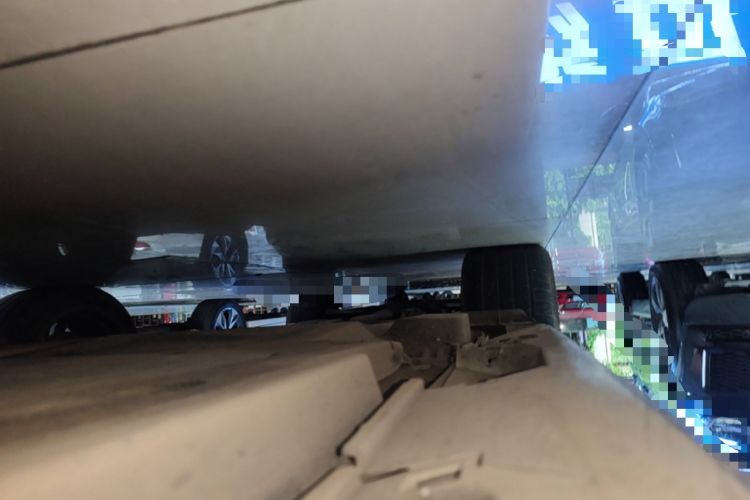 Used Toyota Camry 2019 Dual-Engine 2.5 HG Luxury Edition China VI Standard Right Side Sill
