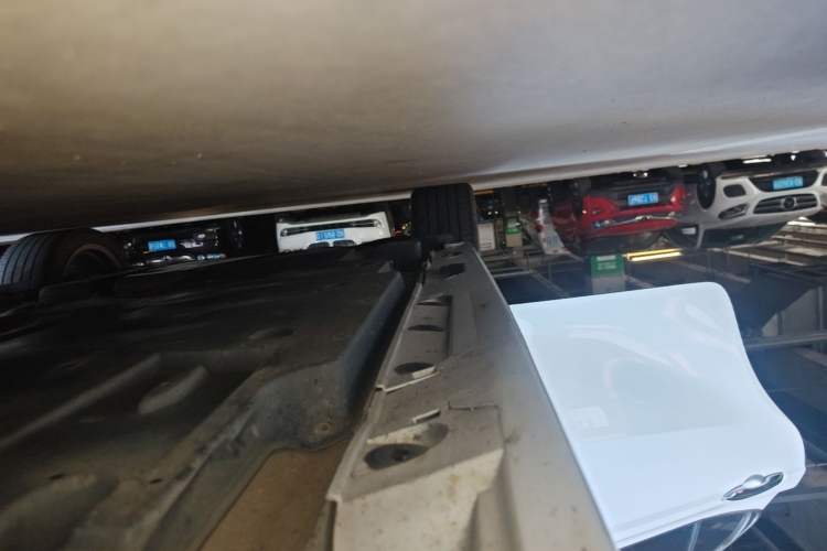 Used Toyota Camry 2019 Dual-Engine 2.5 HG Luxury Edition China VI Standard Right Side Sill