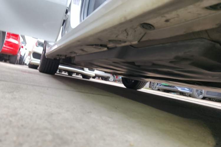 Used Toyota Camry 2019 2.0S FENGSHANG Version China VI Standard Right Side Sill