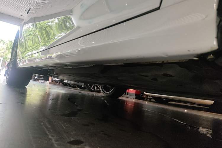 Used Toyota Camry 2019 Dual-Engine 2.5 HG Luxury Edition China VI Standard Right Side Sill