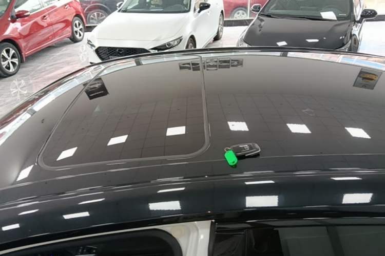 Used Toyota Camry 2019 Revised Version 2.0S Fēngshàng Edition Roof