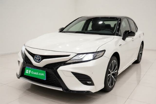 Ojetý Toyota Camry 2019 Revised Version Dual-Engine 2.5 HS Fēngshàng Edition