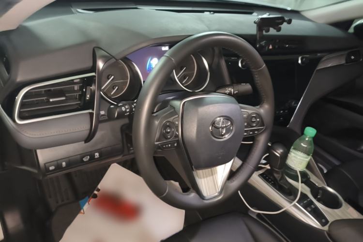 Used Toyota Camry 2019 Dual-Engine 2.5 HG Luxury Edition China VI Standard Steering Wheel