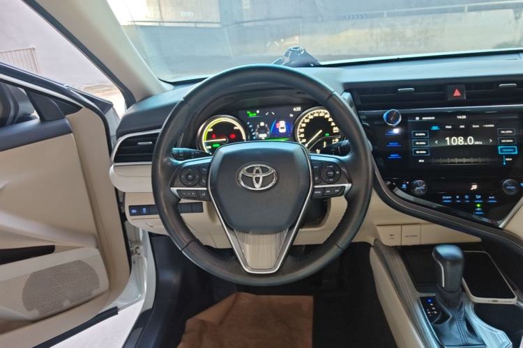 Used Toyota Camry 2019 Dual-Engine 2.5 HG Luxury Edition China VI Standard Steering Wheel