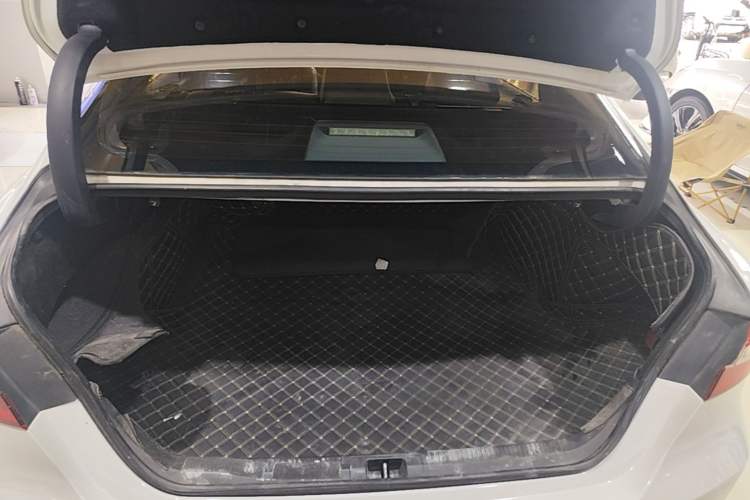 Used Toyota Camry 2019 2.5G Luxury Edition China VI Standard Trunk
