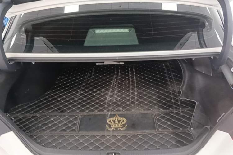 Used Toyota Camry 2019 Revised Version 2.0S Fēngshàng Edition Trunk